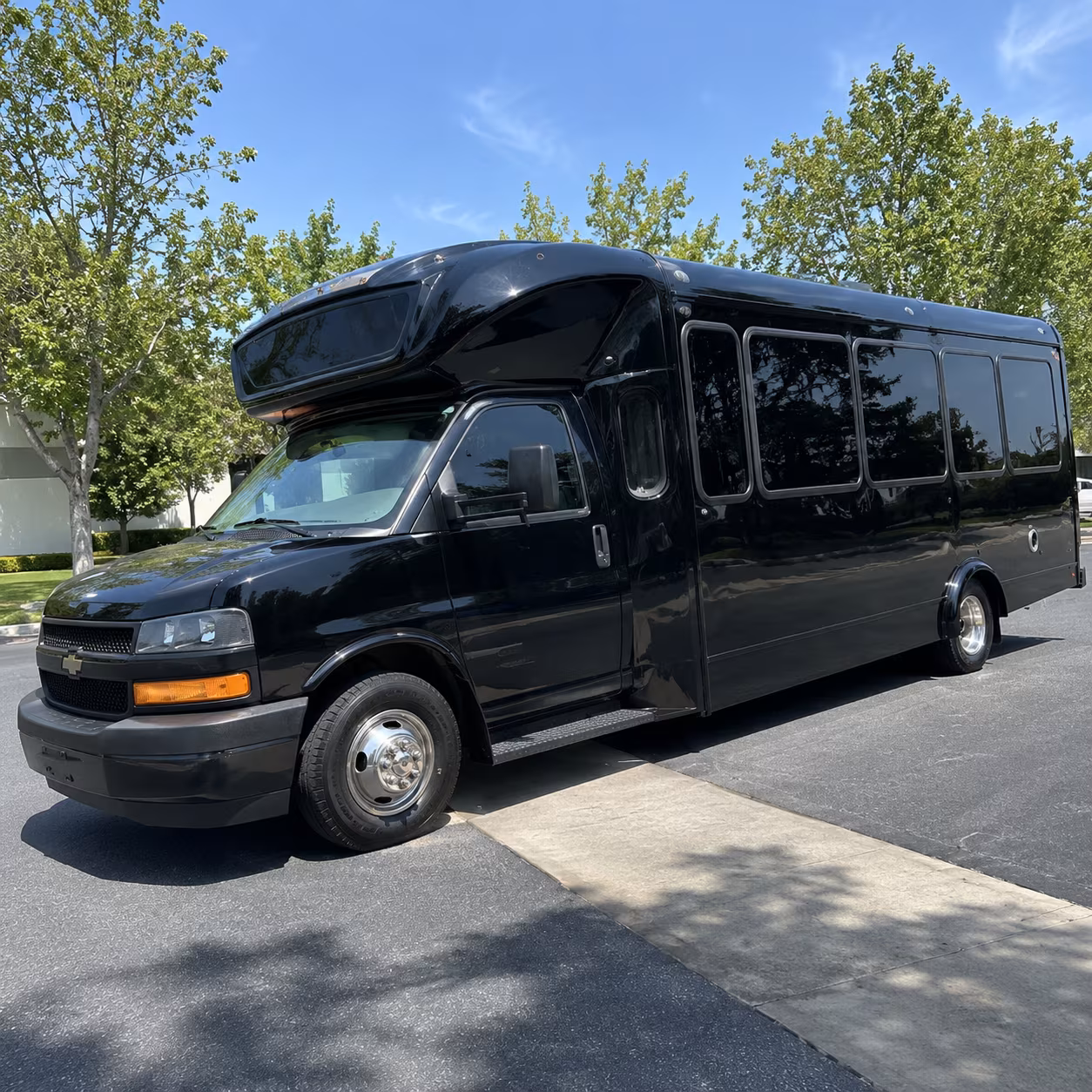 kannapolis 15 passenger party bus