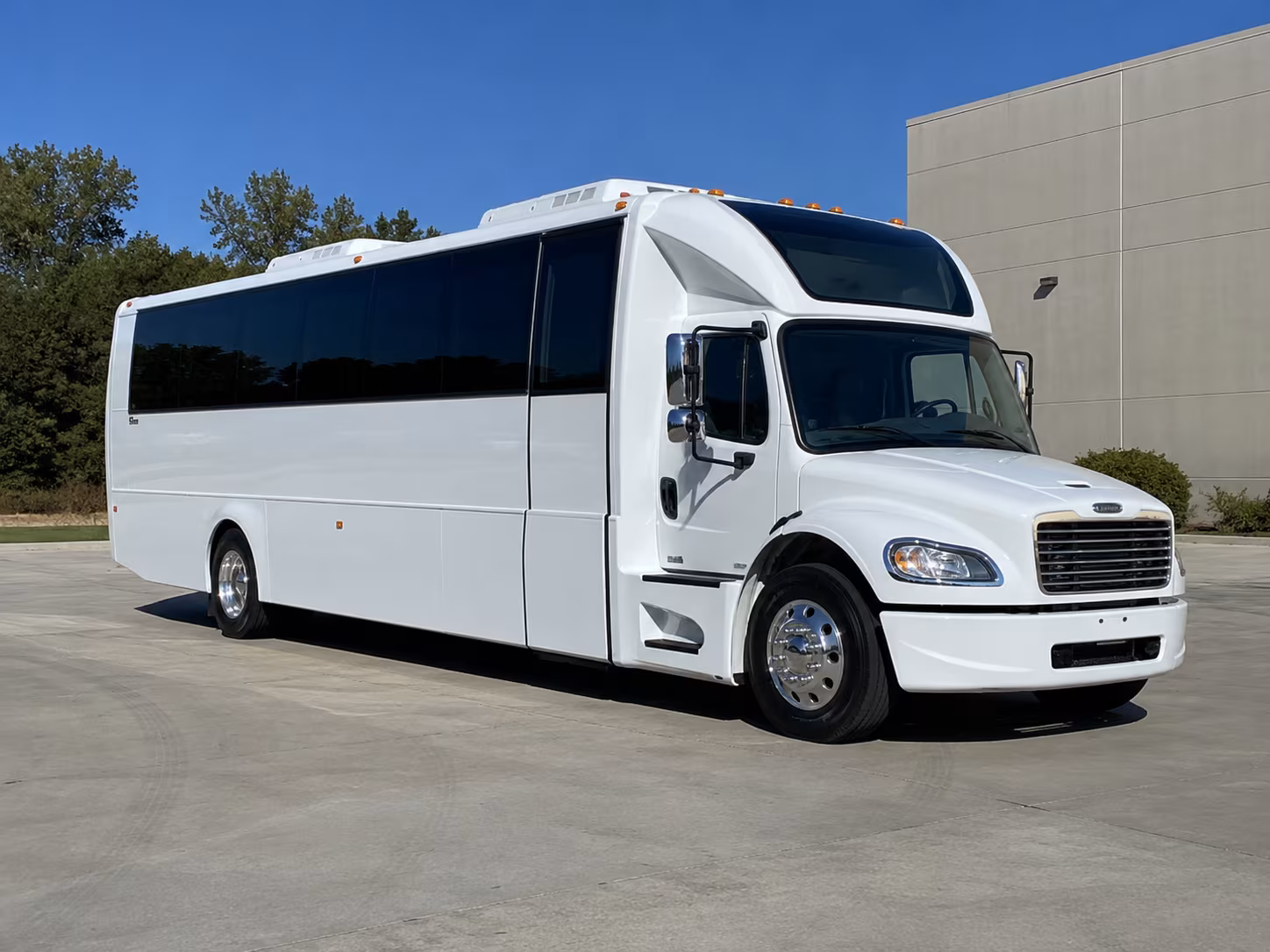 kannapolis 28 passenger party bus