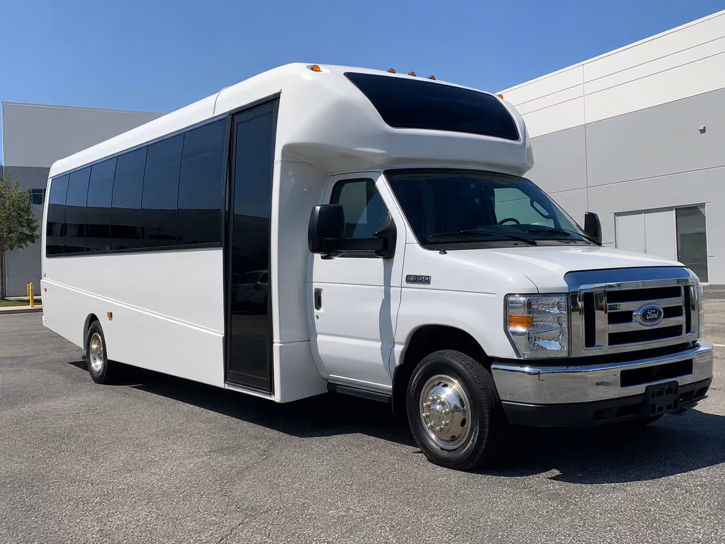 kannapolischarterbuscompany com connects you to wedding transportation for the entire weekend